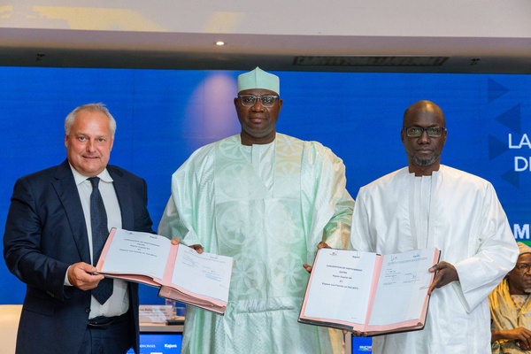 Habitat Social: Le Ministre Moussa Bala Fofana lance KAJOM CAPITAL, une révolution pour l'accès au logement Habitat Social: Le Ministre Moussa Bala Fofana lance KAJOM CAPITAL, une révolution pour l'accès au logement
