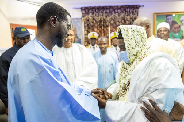 Solidarité et Spiritualité : Le Président de la République en visite auprès des foyers religieux à Louga et Guéoul