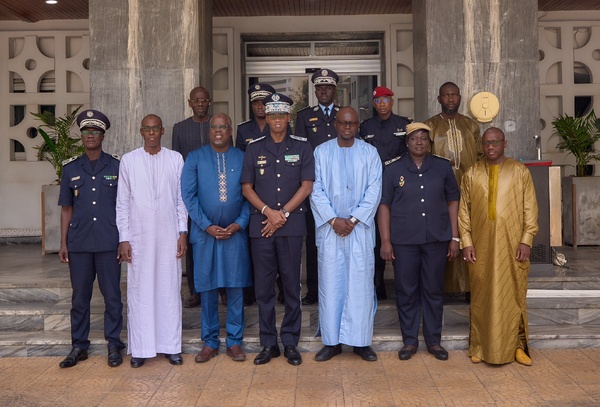 Transport : La Police nationale et Dakar Dem Dikk signent un pacte pour une mobilité publique 100% sécurisée Transport : La Police nationale et Dakar Dem Dikk signent un pacte pour une mobilité publique 100% sécurisée