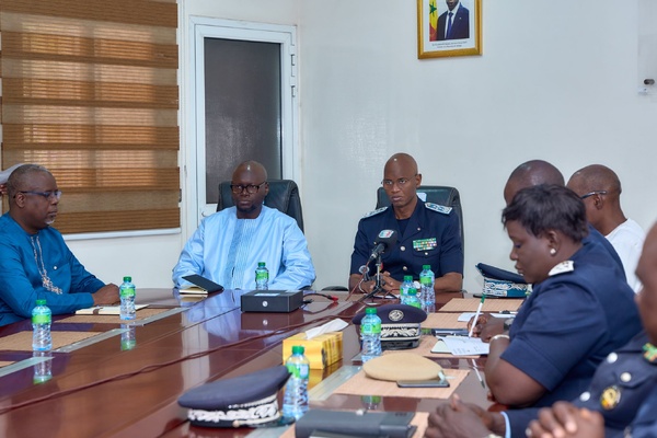 Transport : La Police nationale et Dakar Dem Dikk signent un pacte pour une mobilité publique 100% sécurisée Transport : La Police nationale et Dakar Dem Dikk signent un pacte pour une mobilité publique 100% sécurisée