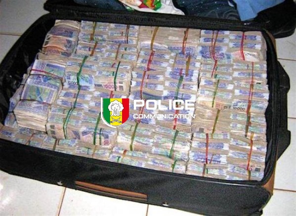 Sénégal : la DNLT démantèle un réseau impliqué dans une escroquerie au visa et du faux monnayage