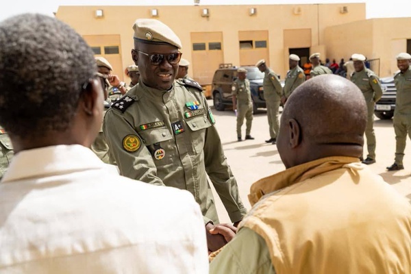 Douanes / Diama : Le DGD Babacar Mbaye magnifie un bureau stratégique entre le Sénégal et la Mauritanie Douanes / Diama : Le DGD Babacar Mbaye magnifie un bureau stratégique entre le Sénégal et la Mauritanie