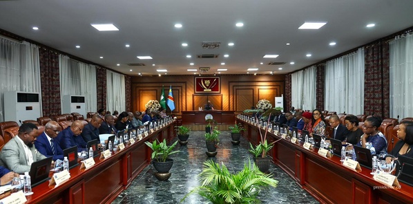 RDC : Près de 95 000 sous-officiers de la Police nationale régularisés après 13 ans d’attente RDC : Près de 95 000 sous-officiers de la Police nationale régularisés après 13 ans d’attente