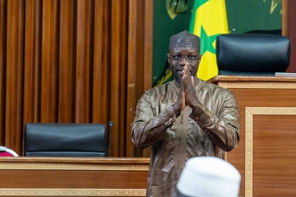 Décret présidentiel au Sénégal : dissolution du gouvernement et fin des fonctions de Ousmane Sonko Décret présidentiel au Sénégal : dissolution du gouvernement et fin des fonctions de Ousmane Sonko