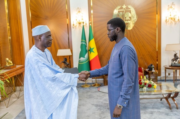 Première prise de parole du Premier ministre : Ahmadou Alhaminou Mohamed Lo dresse un diagnostic « alarmant » du Sénégal et appelle au sursaut national Première prise de parole du Premier ministre : Ahmadou Alhaminou Mohamed Lo dresse un diagnostic « alarmant » du Sénégal et appelle au sursaut national