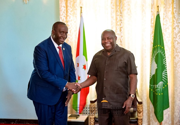 Diplomatie : Le Chef de l'État burundais Évariste Ndayishimiye accorde une audience au Secrétaire exécutif de la CIRGL à Gitega Diplomatie : Le Chef de l'État burundais Évariste Ndayishimiye accorde une audience au Secrétaire exécutif de la CIRGL à Gitega