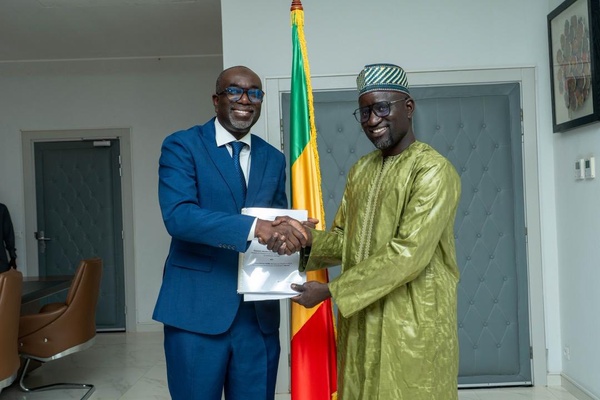 Ministère de l’Emploi et de la Formation professionnelle : Amadou Moustapha Ndieck Sarré passe le témoin à Idrissa Samb