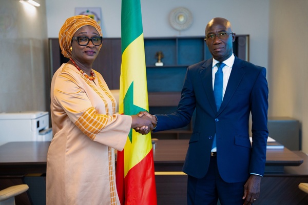 Passation de service officielle entre Yassine Fall et Moussa Sarr au ministère de la Justice