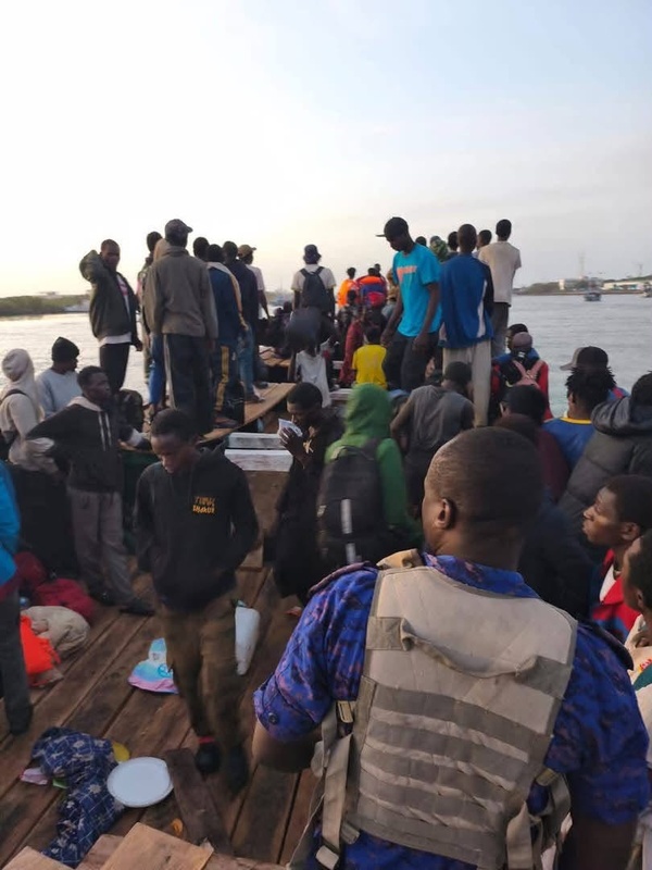 Banjul : Une opération tripartite inédite permet l'interception de 71 migrants clandestins au pont de Denton Banjul : Une opération tripartite inédite permet l'interception de 71 migrants clandestins au pont de Denton