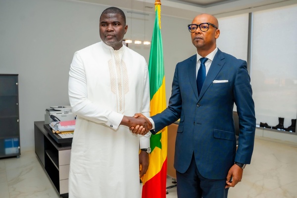 Alpha Thiam prend les rênes du ministère de la Culture, de l’Artisanat et du Tourisme Alpha Thiam prend les rênes du ministère de la Culture, de l’Artisanat et du Tourisme