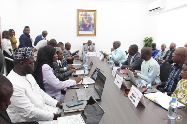 Guinée : le gouvernement accélère l’électrification rurale de dix localités grâce au projet ESTIA Guinée : le gouvernement accélère l’électrification rurale de dix localités grâce au projet ESTIA