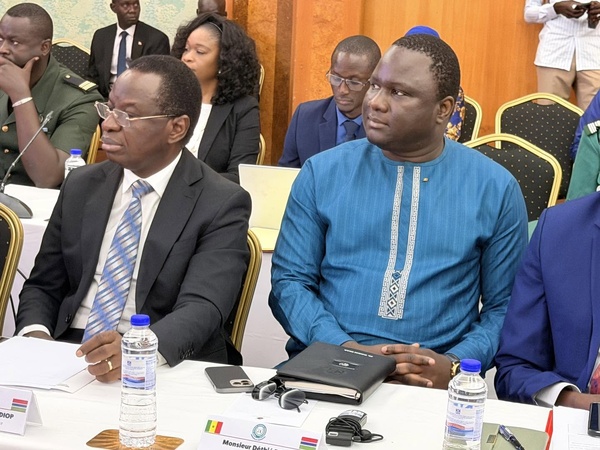 Axe Dakar-Banjul : Dr Serigne Guèye Diop au front pour lever les barrières sur le ciment et les boissons au Conseil sénégalo-gambien Axe Dakar-Banjul : Dr Serigne Guèye Diop au front pour lever les barrières sur le ciment et les boissons au Conseil sénégalo-gambien