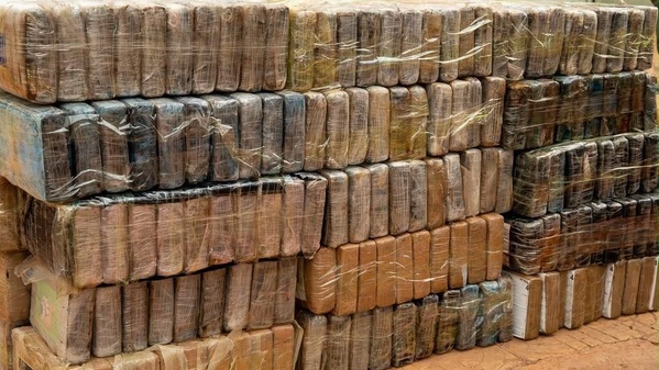 Trafic international de drogue : Saisie record de 970,6 kg de cocaïne pure par les Douanes à Koumpentoum