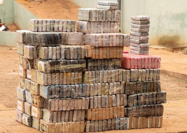 Trafic international de drogue : Saisie record de 970,6 kg de cocaïne pure par les Douanes à Koumpentoum Trafic international de drogue : Saisie record de 970,6 kg de cocaïne pure par les Douanes à Koumpentoum