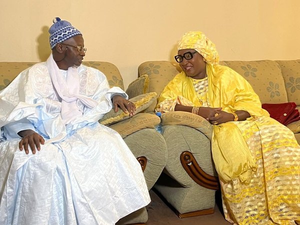 Touba : Khady Diène Gaye effectue son ziarra auprès de la famille de Serigne Abdou Khadre Mbacké Touba : Khady Diène Gaye effectue son ziarra auprès de la famille de Serigne Abdou Khadre Mbacké