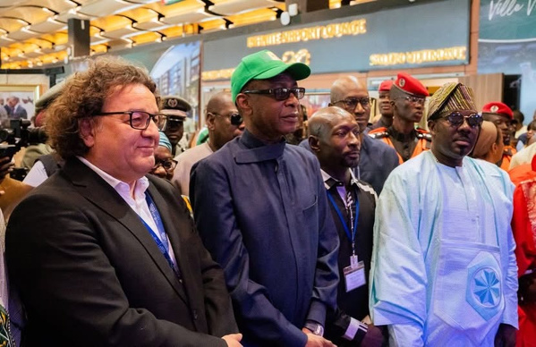 Fête de la Musique : l'aéroport Blaise Diagne célèbre Youssou Ndour avec une exposition dédiée Fête de la Musique : l'aéroport Blaise Diagne célèbre Youssou Ndour avec une exposition dédiée