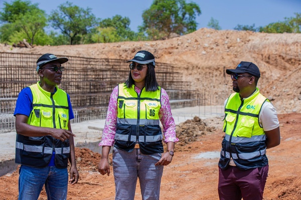 Gestion de l'eau: La Directrice générale de l'OLAC évalue l'état d'avancement des chantiers du PROMOREN sur le terrain Gestion de l'eau: La Directrice générale de l'OLAC évalue l'état d'avancement des chantiers du PROMOREN sur le terrain