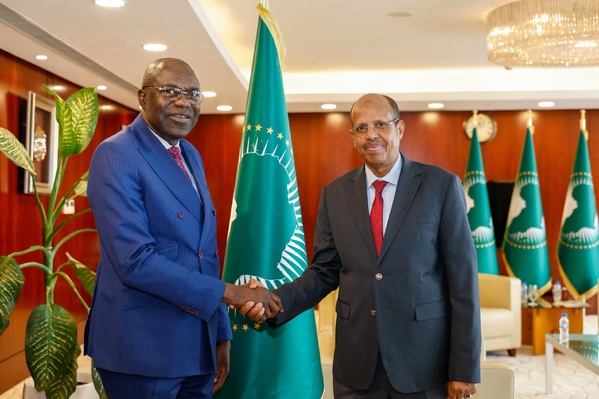 Union africaine : le Congo présente ses lettres de créance et annonce un million de dollars pour lutter contre Ebola Union africaine : le Congo présente ses lettres de créance et annonce un million de dollars pour lutter contre Ebola