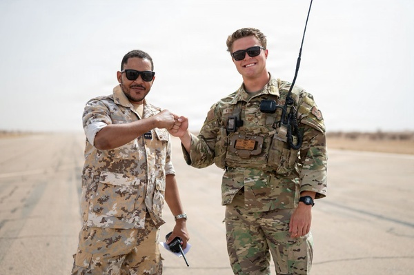 Mauritanie : exercice conjoint entre JTACs américains, forces mauritaniennes et tchèques avec survol de B-52