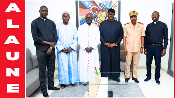 Dialogue interreligieux au Sénégal: Le ministre de l’Intérieur démarre sa tournée nationale par une visite à l’Archevêque de Dakar Dialogue interreligieux au Sénégal: Le ministre de l’Intérieur démarre sa tournée nationale par une visite à l’Archevêque de Dakar