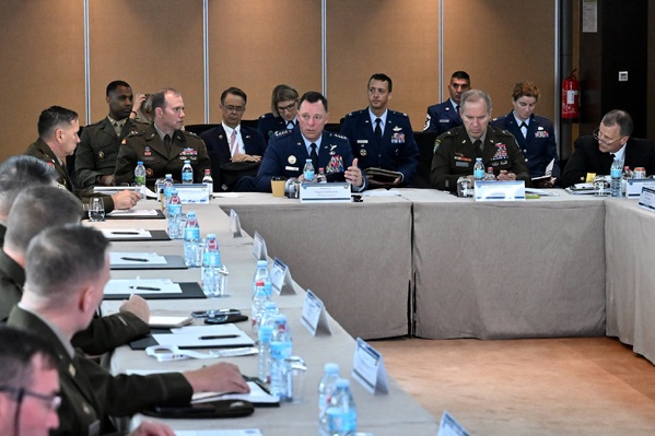 Coopération militaire : Le Commandement africain des États-Unis renforce ses alliances stratégiques avant l'ACHOD26 à Luanda Coopération militaire : Le Commandement africain des États-Unis renforce ses alliances stratégiques avant l'ACHOD26 à Luanda