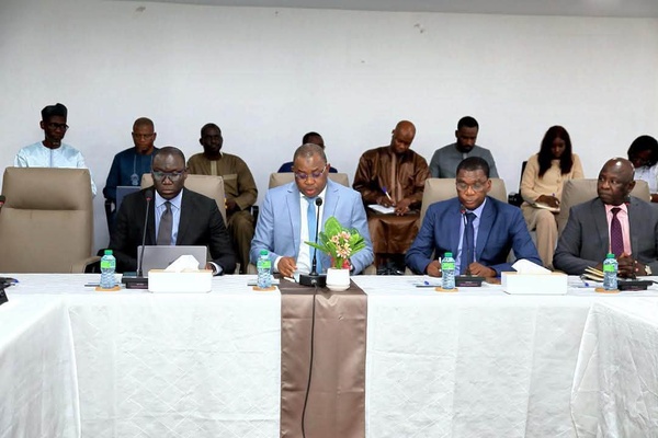 Dialogue social : Le ministre Mamadou Lamine Dianté face au Front syndical (FSDT) pour désamorcer la grève du 10 juillet