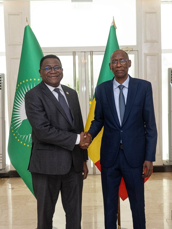 Diplomatie judiciaire : Cheikh Niang reçoit le Juge Blaise Tchikaya pour les 20 ans de la Cour africaine des droits de l'Homme