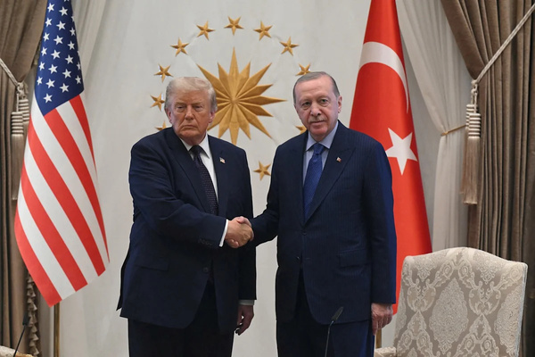 Sommet de l'OTAN: Donald Trump prêt à livrer des F-35 à la Turquie et à lever les sanctions