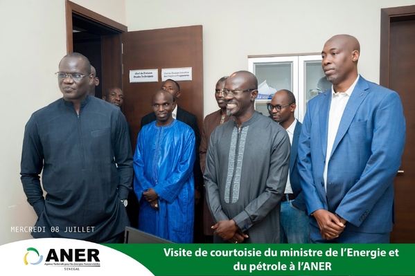 Transition énergétique: Le Ministre Dr El Hadji Abdourahmane Diouf fixe les priorités de l'ANER à Dakar Transition énergétique: Le Ministre Dr El Hadji Abdourahmane Diouf fixe les priorités de l'ANER à Dakar