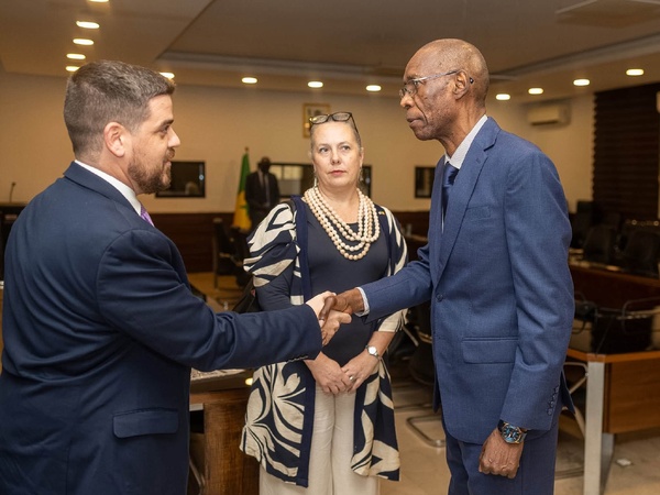 Diplomatie parlementaire: Cheikh Niang et une délégation du Congrès américain renforcent l’axe Dakar-Washington Diplomatie parlementaire: Cheikh Niang et une délégation du Congrès américain renforcent l’axe Dakar-Washington