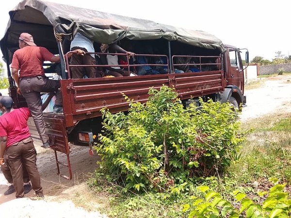 Migration irrégulière : L'immigration gambienne intercepte 20 migrants clandestins à Tanji, dont 11 Sénégalais Migration irrégulière : L'immigration gambienne intercepte 20 migrants clandestins à Tanji, dont 11 Sénégalais