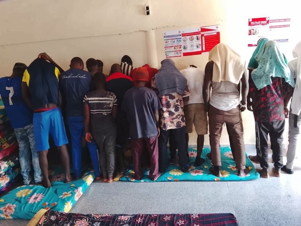Migration irrégulière : L'immigration gambienne intercepte 20 migrants clandestins à Tanji, dont 11 Sénégalais Migration irrégulière : L'immigration gambienne intercepte 20 migrants clandestins à Tanji, dont 11 Sénégalais