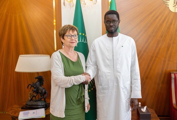 Bassirou Diomaye Faye reçoit la présidente de la BERD pour renforcer le partenariat économique avec le Sénégal