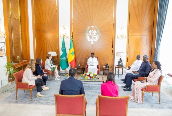 Palais présidentiel: Le Chef de l'État Bassirou Diomaye Faye reçoit la Présidente de la BERD pour propulser le secteur privé Palais présidentiel: Le Chef de l'État Bassirou Diomaye Faye reçoit la Présidente de la BERD pour propulser le secteur privé