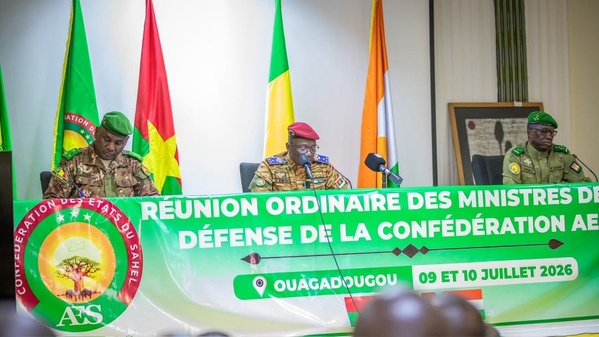 Opérationnalisation de la Force Unifiée de l’AES: Les ministres de la Défense renforcent le socle juridique de la coopération militaire confédérale Opérationnalisation de la Force Unifiée de l’AES: Les ministres de la Défense renforcent le socle juridique de la coopération militaire confédérale