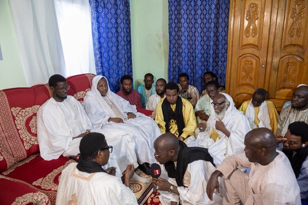 Louga: Le Président Bassirou Diomaye Faye présente ses condoléances à Guet Ardo après le décès du Khalife El Hadji Mouhamadou Aïssata Ba Louga: Le Président Bassirou Diomaye Faye présente ses condoléances à Guet Ardo après le décès du Khalife El Hadji Mouhamadou Aïssata Ba