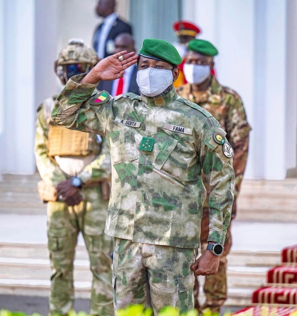 Bamako: Le Général Assimi Goïta préside la montée solennelle des couleurs nationales à Koulouba