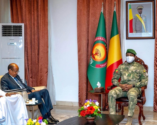 Mali: Assimi Goïta reçoit le président de la Commission de l’Union africaine en visite officielle