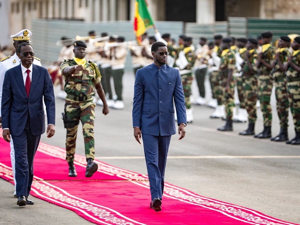 Diplomatie: Le Président Bassirou Diomaye Faye s'envole pour Doha après le décès du Père Émir du Qatar