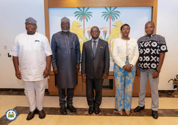 CEDEAO : Le Président de la Commission, Omar Alieu Touray, reçu à Freetown par Julius Maada Bio