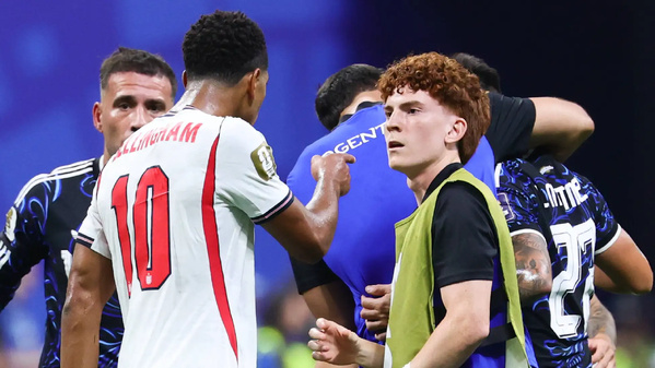 Mondial 2026 : de nouvelles images relancent le débat sur l'altercation entre Bellingham et Barco