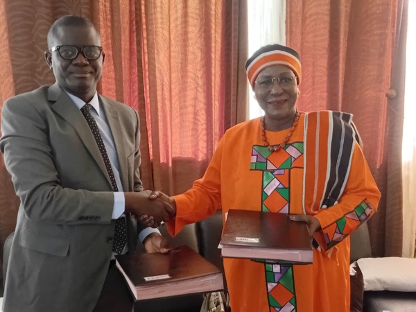 Promotion des droits humains: L'Université Alioune Diop de Bambey (UAD) et la CNDH signent une convention historique Promotion des droits humains: L'Université Alioune Diop de Bambey (UAD) et la CNDH signent une convention historique