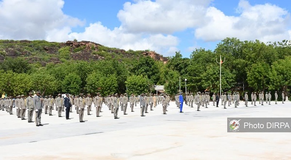 Coopération militaire AES : Sortie de 215 officiers des Cours d'Application et des Futurs Commandants à Koulikoro Coopération militaire AES : Sortie de 215 officiers des Cours d'Application et des Futurs Commandants à Koulikoro