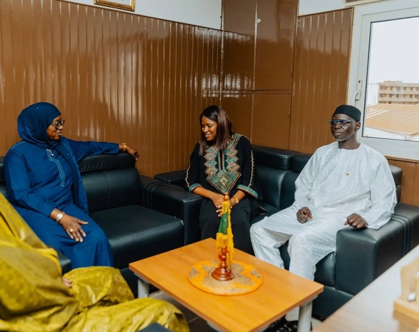 Économie maritime: Le ministre Amy Mara Dièye en visite de prise de contact au COSEC pour booster la compétitivité des chargeurs Économie maritime: Le ministre Amy Mara Dièye en visite de prise de contact au COSEC pour booster la compétitivité des chargeurs