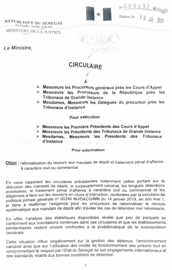 Me Moussa Sarr tape sur le doigt des parquets et ordonne de limiter drastiquement les mandats de dépôt pour désengorger les prisons Me Moussa Sarr tape sur le doigt des parquets et ordonne de limiter drastiquement les mandats de dépôt pour désengorger les prisons