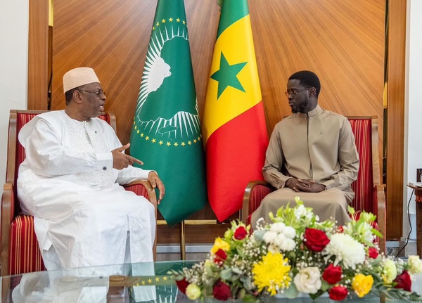 Tête-à-tête au Palais : Le Président Diomaye Faye et Macky Sall en toute intimité autour de la candidature à l’ONU, une rencontre symbolique au sommet de l’État Tête-à-tête au Palais : Le Président Diomaye Faye et Macky Sall en toute intimité autour de la candidature à l’ONU, une rencontre symbolique au sommet de l’État