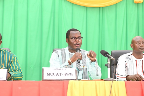 Redevabilité : Pingdwendé Gilbert Ouédraogo préside la conférence régionale du Gouvernement à Banfora Redevabilité : Pingdwendé Gilbert Ouédraogo préside la conférence régionale du Gouvernement à Banfora