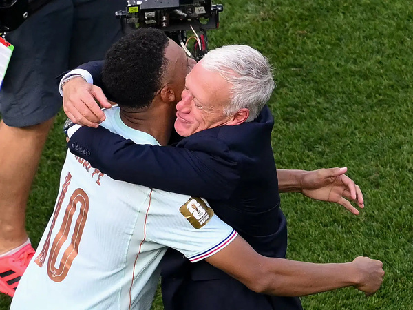Équipe de France: L'hommage vibrant et émouvant de Kylian Mbappé pour la « dernière danse » de Didier Deschamps
