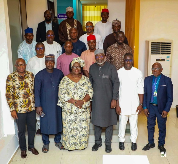Diplomatie : Le président de la Commission de la CEDEAO renforce la paix régionale avec les parlementaires de Sierra Leone