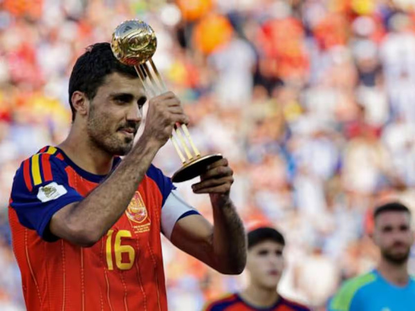 Mercato: le Real Madrid prêt à changer d'avis pour Rodri après son énorme Coupe du monde ? Mercato: le Real Madrid prêt à changer d'avis pour Rodri après son énorme Coupe du monde ?